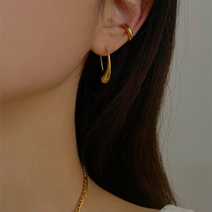 teardrop earrings