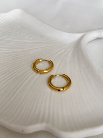 gold hoops, ear huggers, hoop earrings, jewelry shop